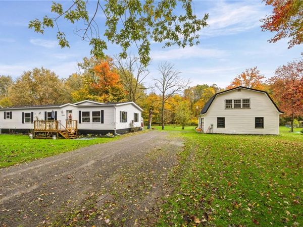 4417 Johnny Cake Lane , Albion, NY 14411
