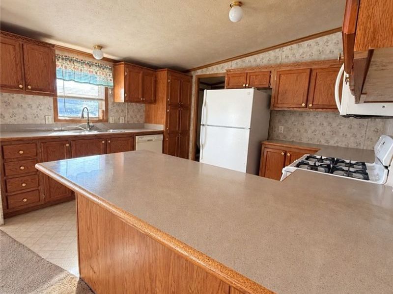 13058 Kevin Lane, Chardon, OH 44024 Photo 5