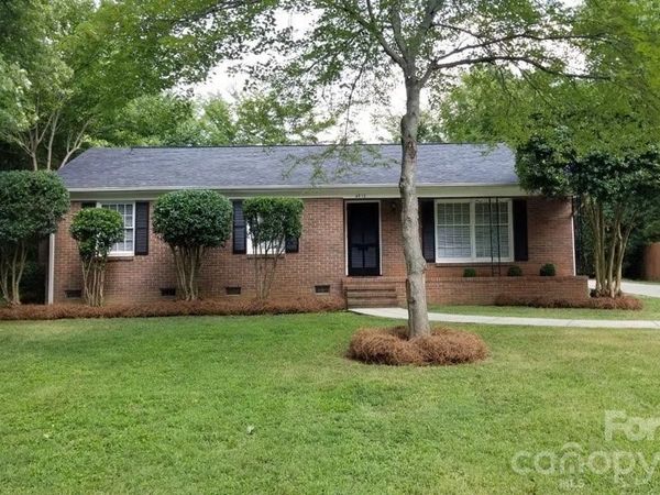 4512 Crestmont Drive , Charlotte, NC 28205