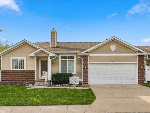 9504 Fir Lane, Johnston, IA 50131