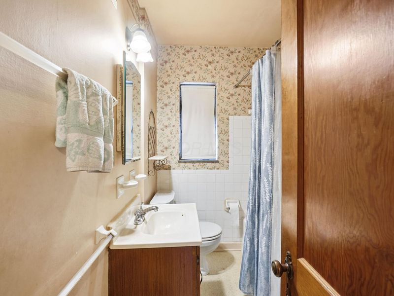 156 E Jeffrey Place , Columbus, OH 43214 Photo 13