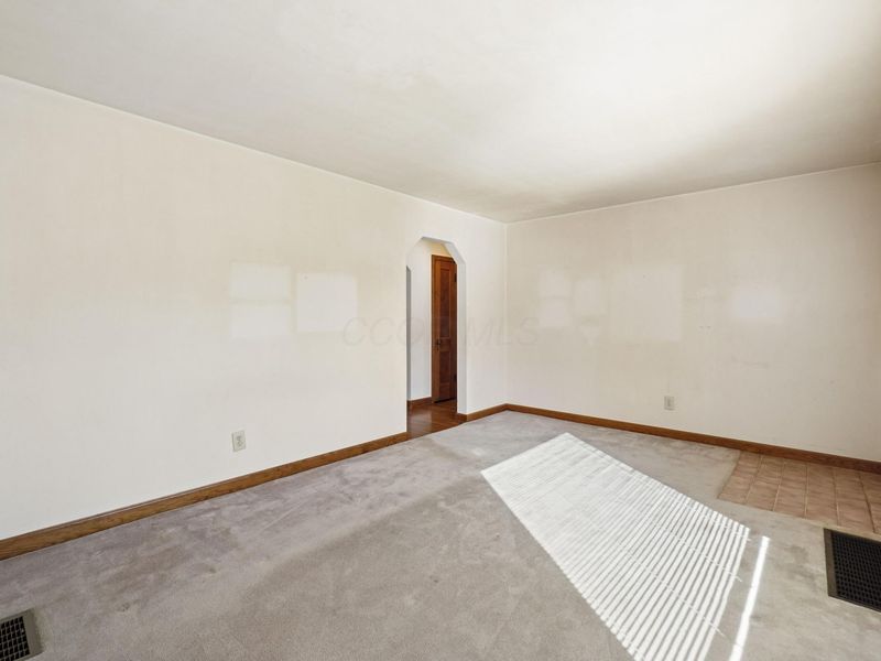 156 E Jeffrey Place , Columbus, OH 43214 Photo 4
