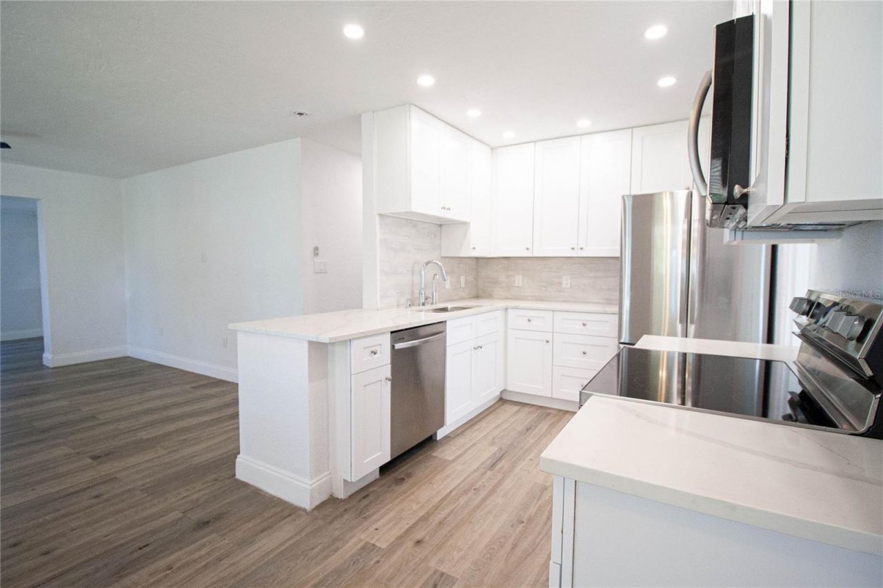 2345 Floyd Street , Sarasota, FL 34239 Photo