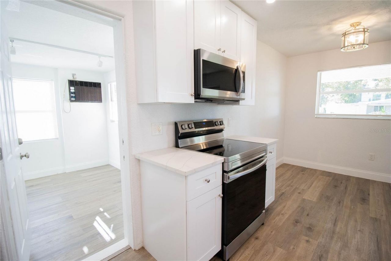 2345 Floyd Street , Sarasota, FL 34239 Photo