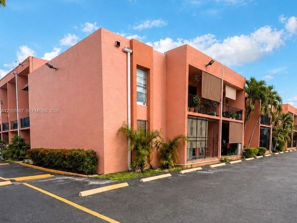 1300 W 47th Pl , Unit 218A, Hialeah, FL 33012