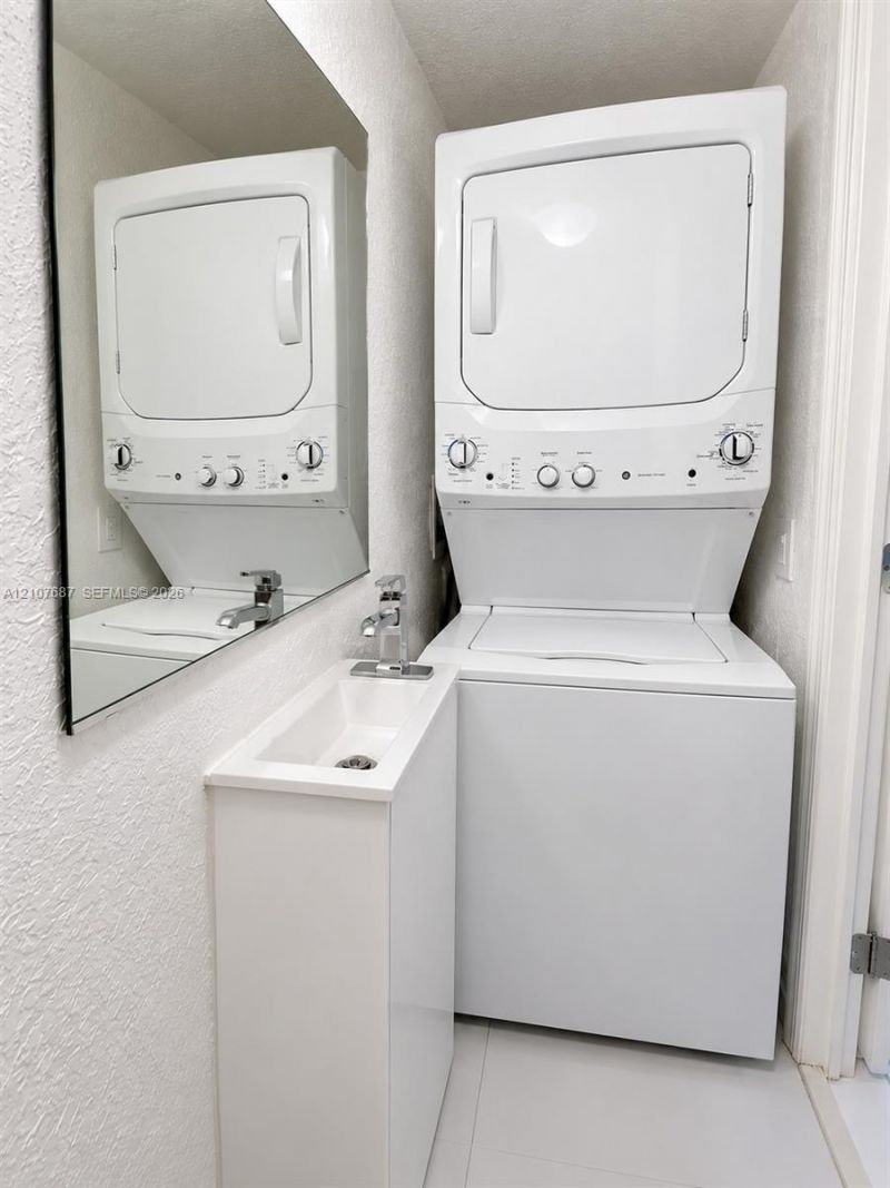 1300 W 47th Pl , Unit 218A, Hialeah, FL 33012 Photo