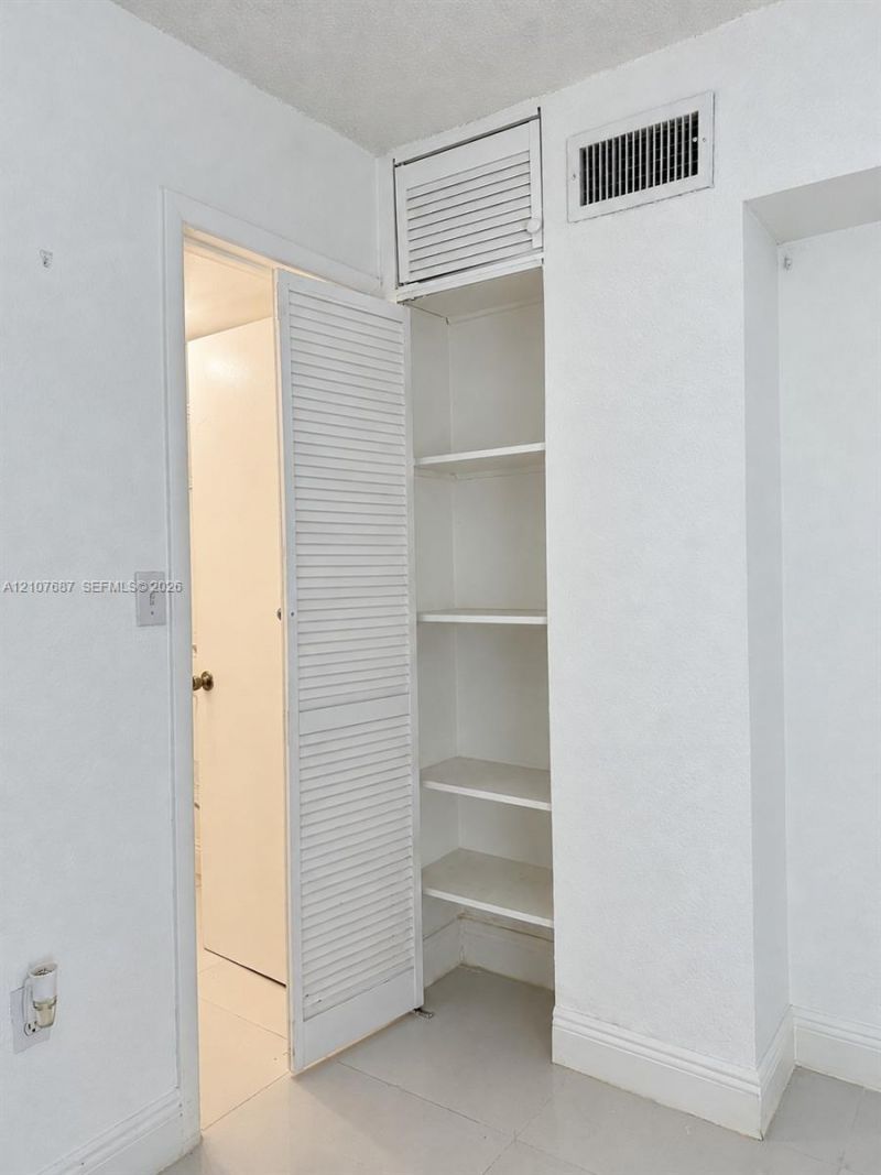 1300 W 47th Pl , Unit 218A, Hialeah, FL 33012 Photo