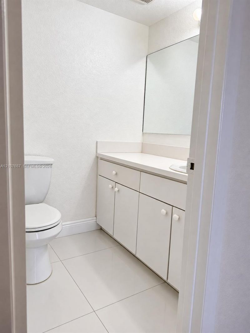 1300 W 47th Pl , Unit 218A, Hialeah, FL 33012 Photo