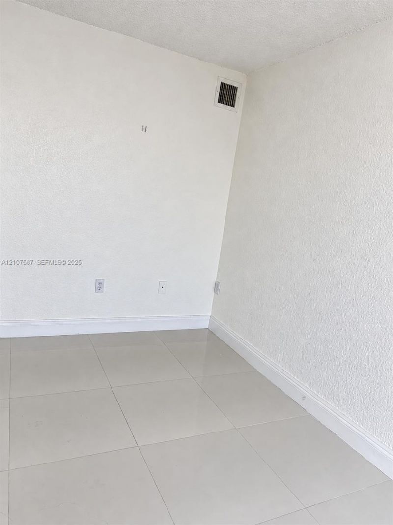 1300 W 47th Pl , Unit 218A, Hialeah, FL 33012 Photo