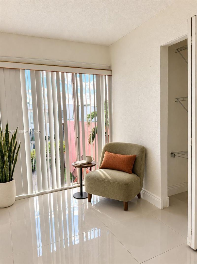 1300 W 47th Pl , Unit 218A, Hialeah, FL 33012 Photo