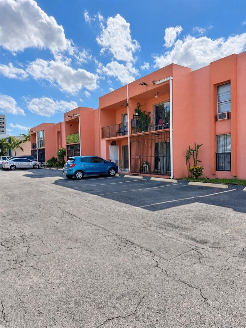 1300 W 47th Pl , Unit 218A, Hialeah, FL 33012 Photo