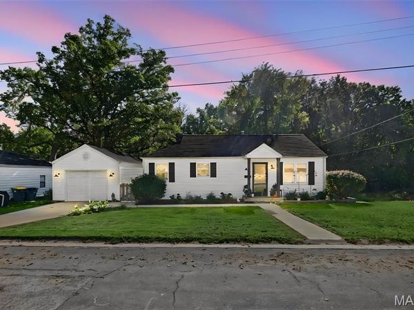 48 Halleck Avenue , Edwardsville, IL 62025