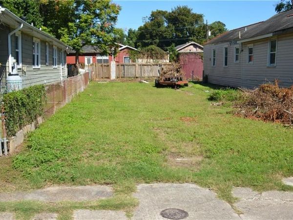 2735 JONQUIL Street , New Orleans, LA 70122