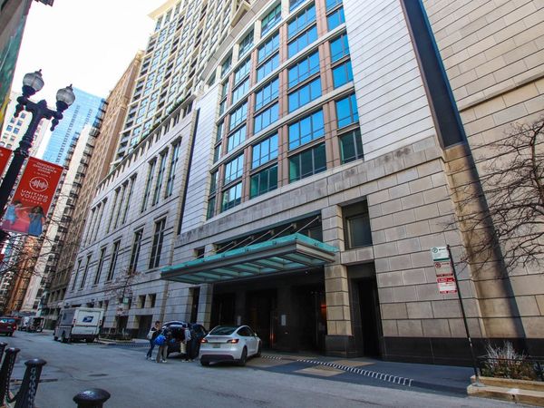130 N Garland Court , Unit 3102, Chicago, IL 60602