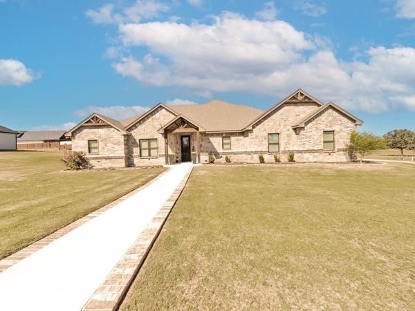 1610 N Mason Street, Bowie, TX 76230