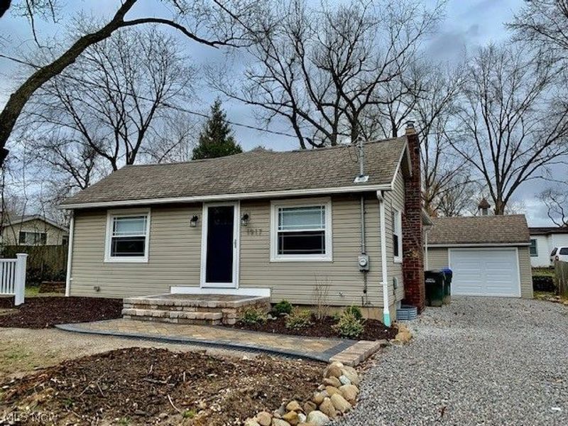 1917 Northmoreland Boulevard, Cuyahoga Falls, OH 44221 Photo 1