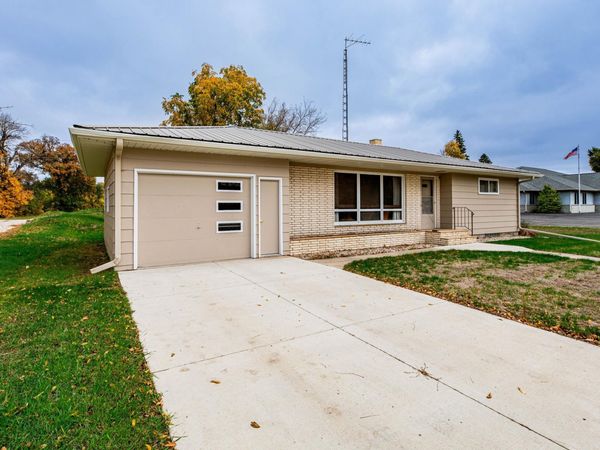 7 Main Street , Lisbon, ND 58054