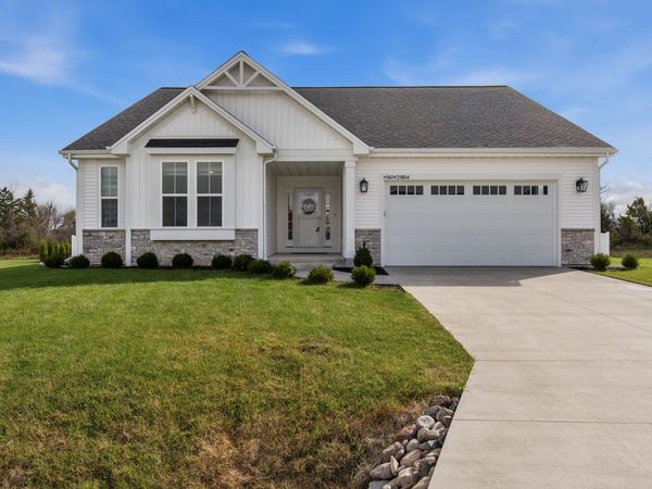 N161W21804 Daisy Dr, Jackson, WI 53037