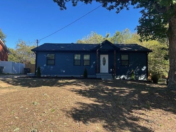 1537 Cherry Tree Dr , Clarksville, TN 37042