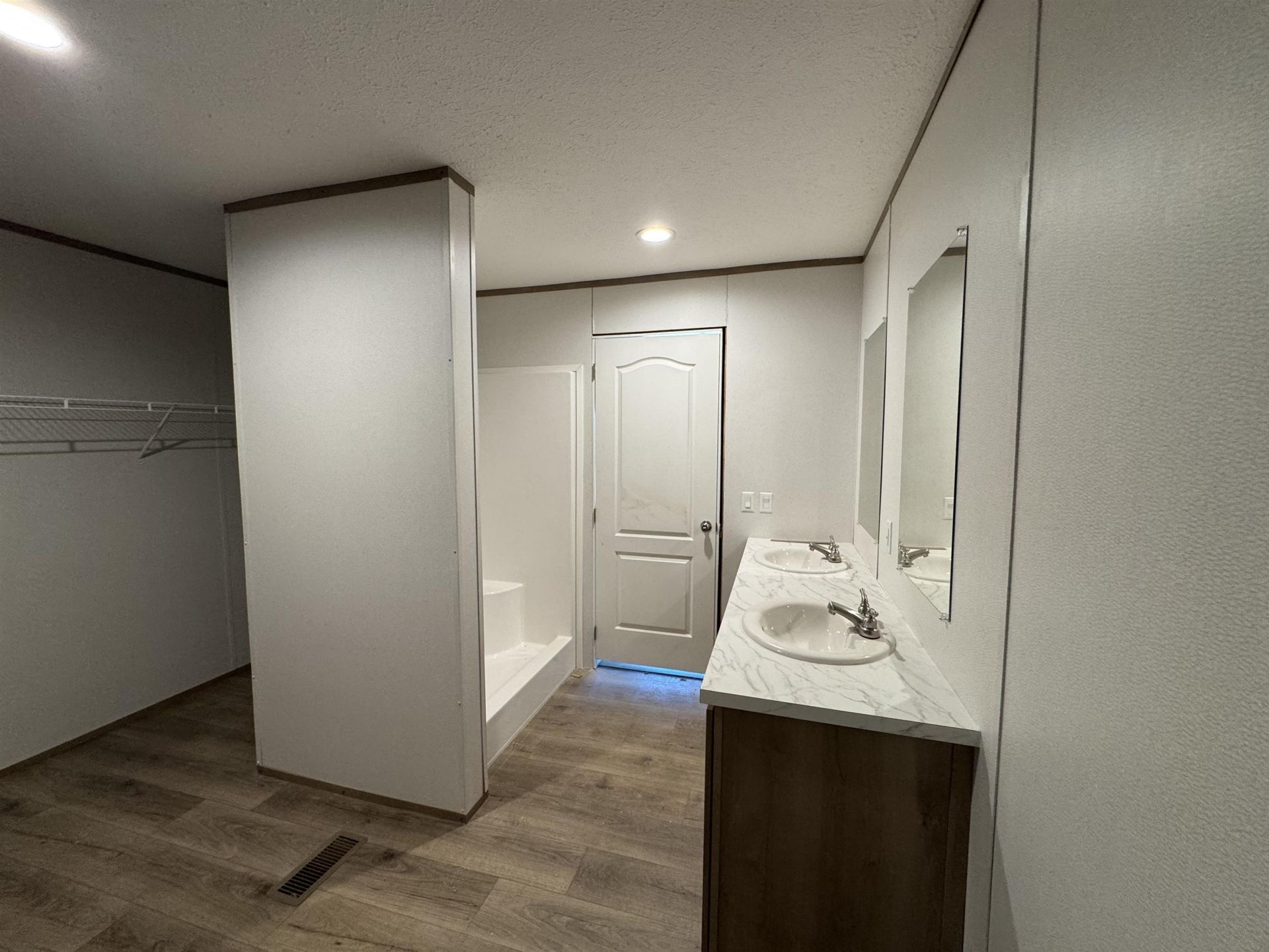 140 Temple Dr.  Photo 19