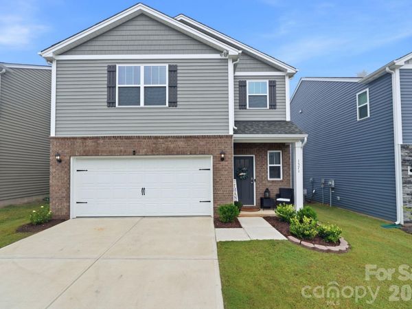 1371 37th Avenue Lane , Hickory, NC 28601