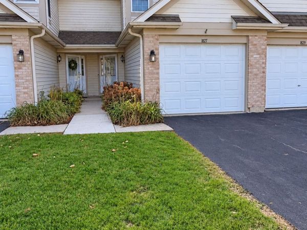 1827 Grove Avenue , Schaumburg, IL 60193