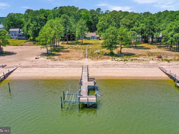 902 BLACKBEARD POND ROAD , HAGUE, VA 22469