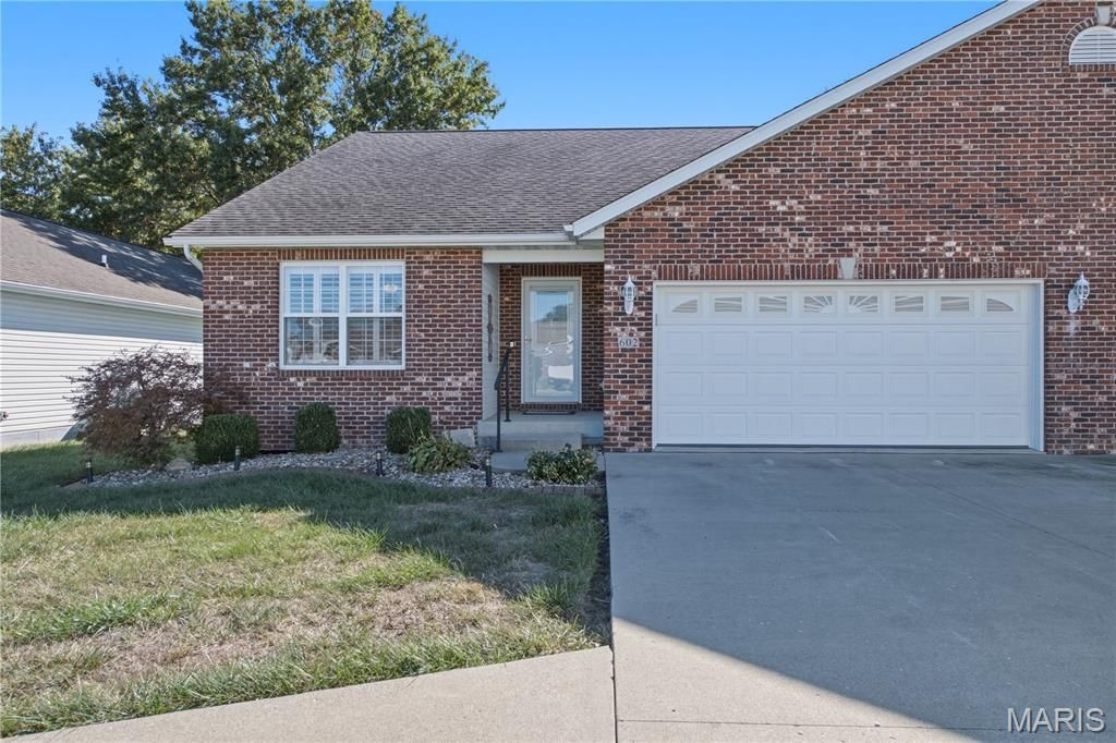 602 Elizabeth Drive, Unit 602, Litchfield, IL 62056 Main Photo