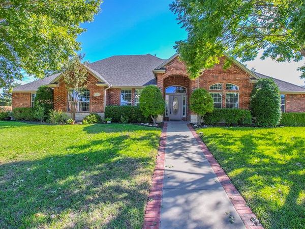 120 Crestbrook Court , Midlothian, TX 76065