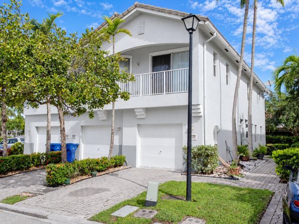 3037 Laurel Ridge Circle, Riviera Beach, FL 33404