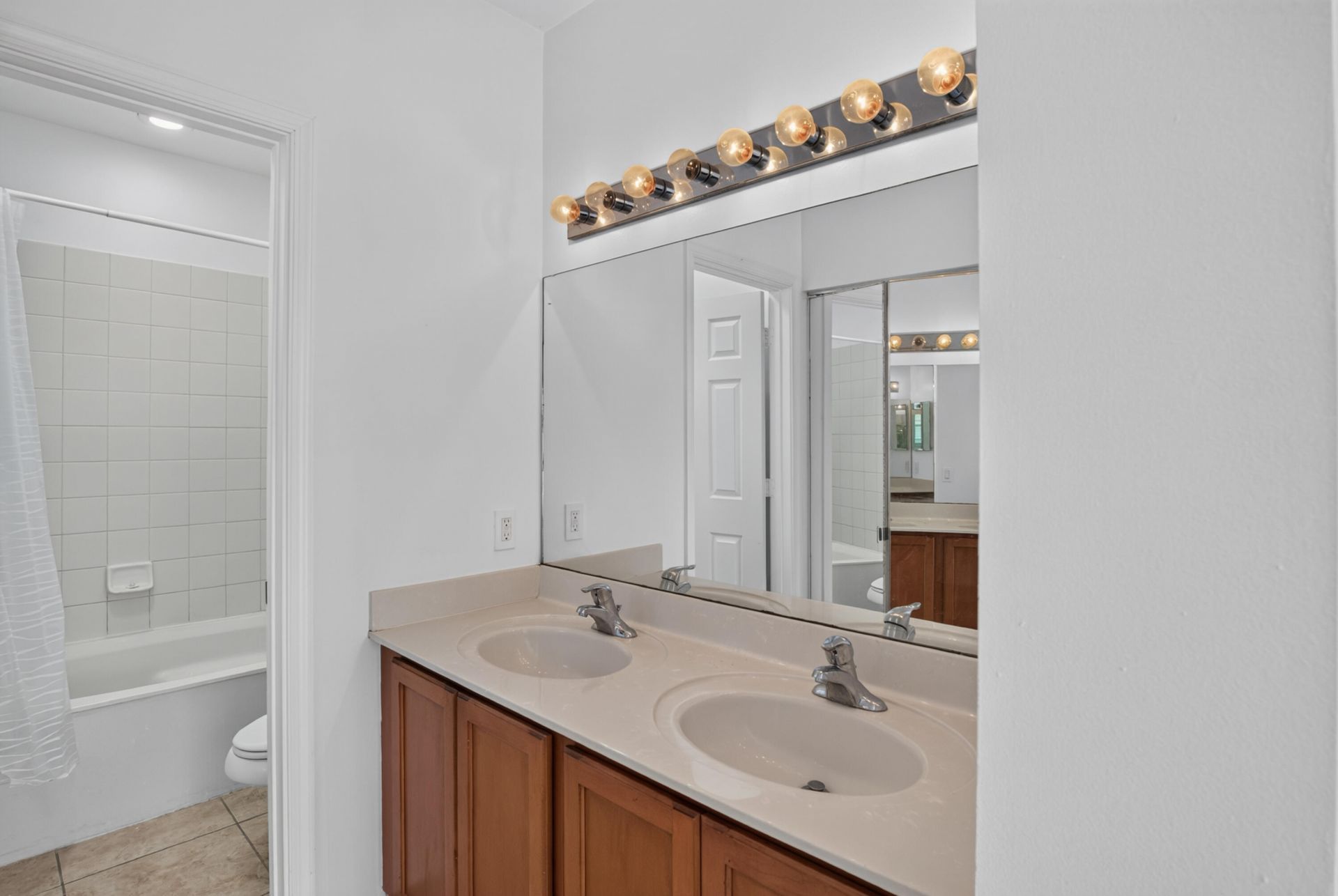 3037 Laurel Ridge Circle, Riviera Beach, FL 33404 Photo