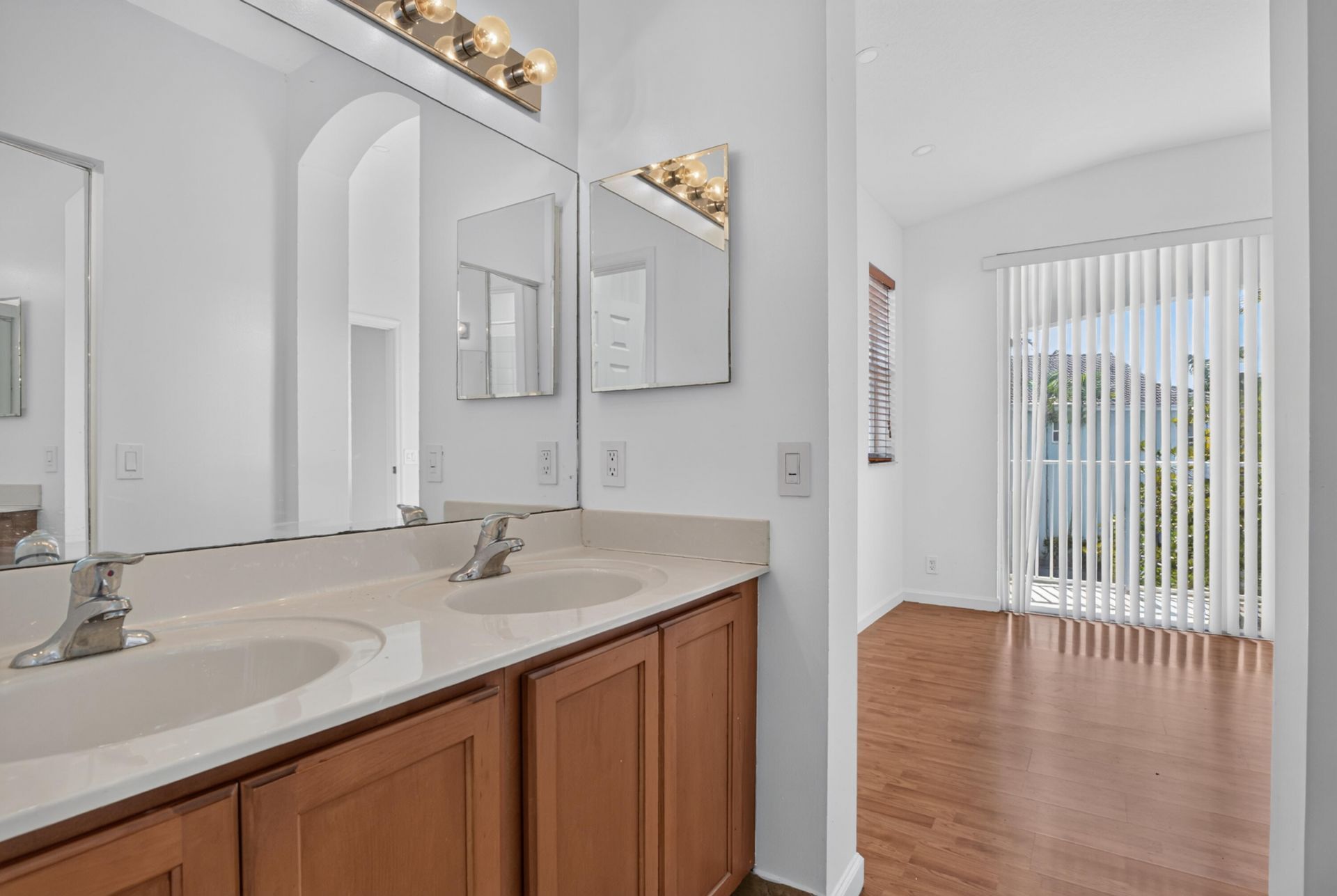 3037 Laurel Ridge Circle, Riviera Beach, FL 33404 Photo