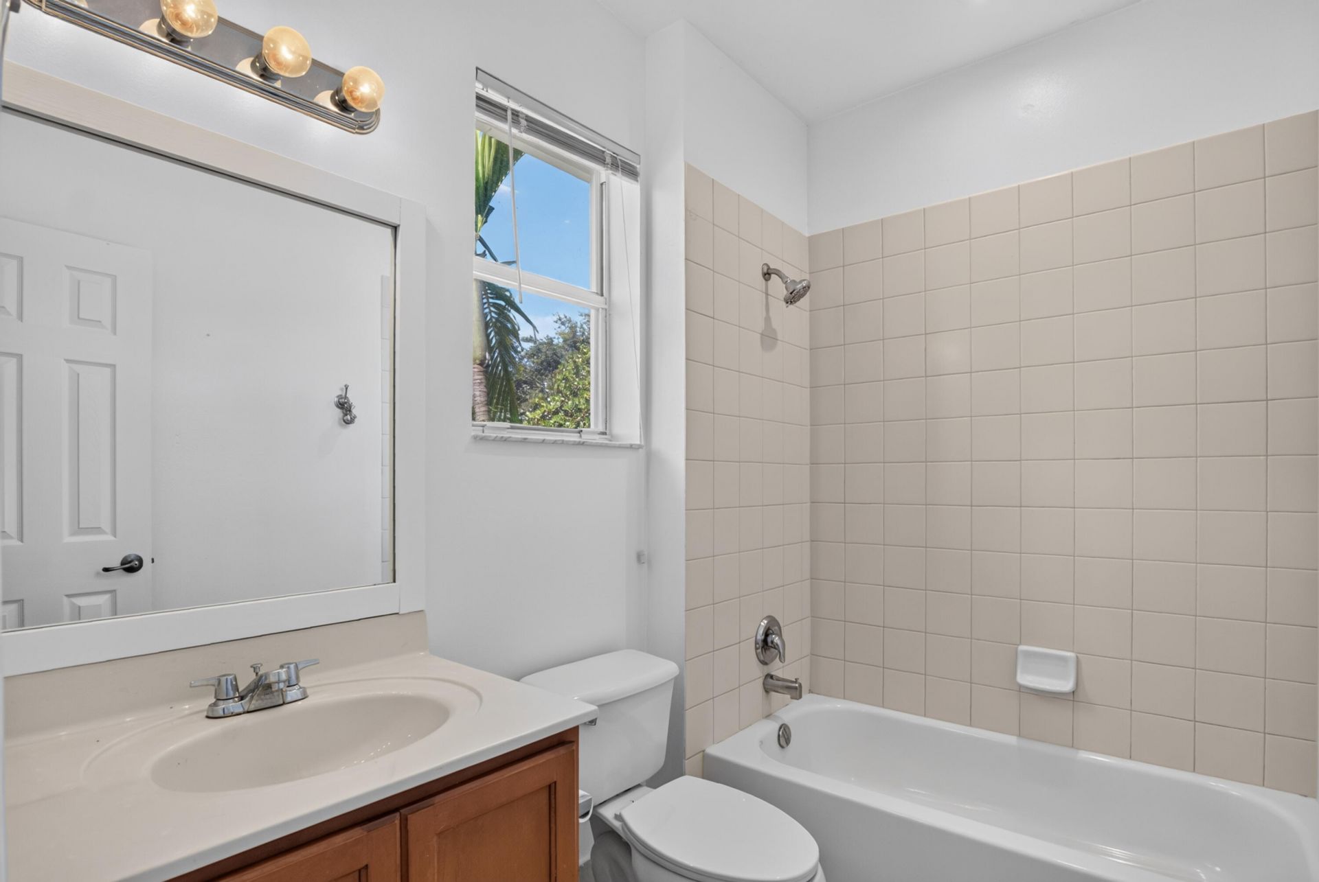 3037 Laurel Ridge Circle, Riviera Beach, FL 33404 Photo