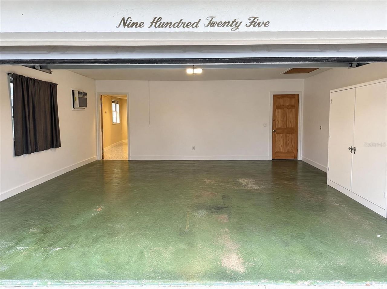 925 W Cimmeron Drive , Tampa, FL 33603 Photo
