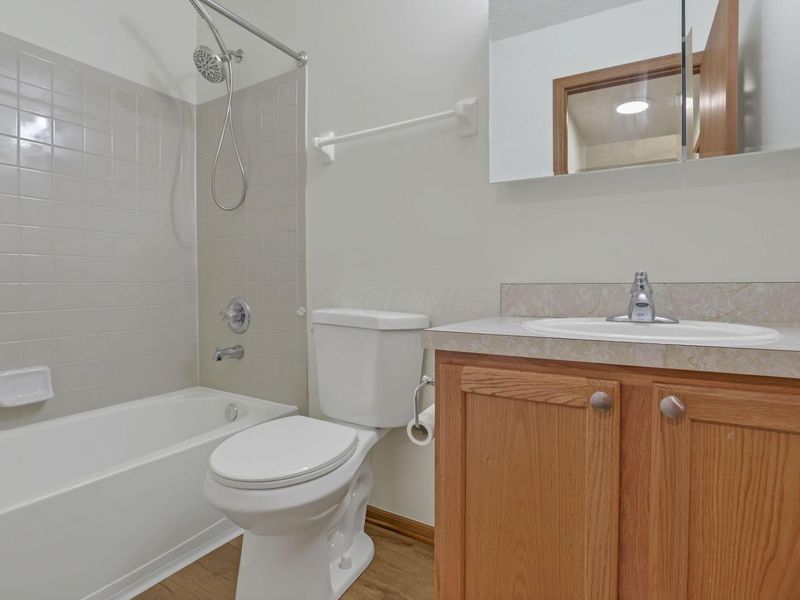 1496 October Ridge Court , Columbus, OH 43223 Photo 16