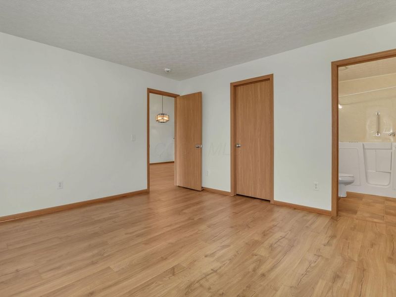 1496 October Ridge Court , Columbus, OH 43223 Photo 18