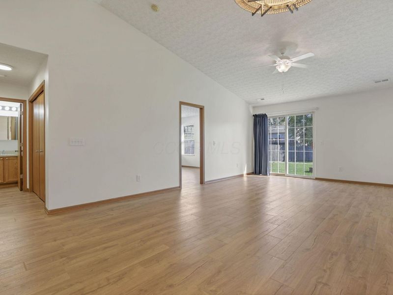 1496 October Ridge Court , Columbus, OH 43223 Photo 3