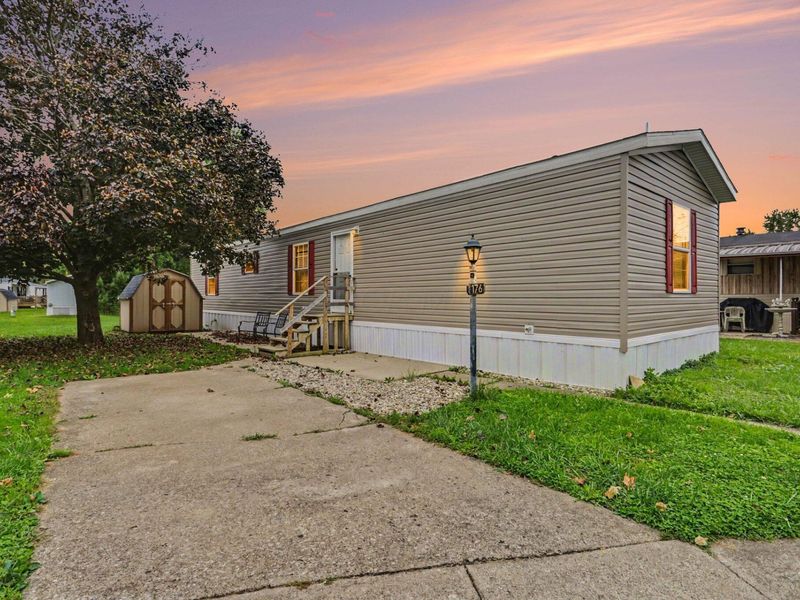 176 Parklawn Drive, Circleville, OH 43113 Photo 1