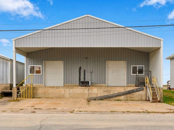 210 Main Street, Colesburg, IA 52035
