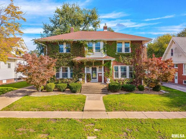 1141 BEECHER Avenue, Galesburg, IL 61401