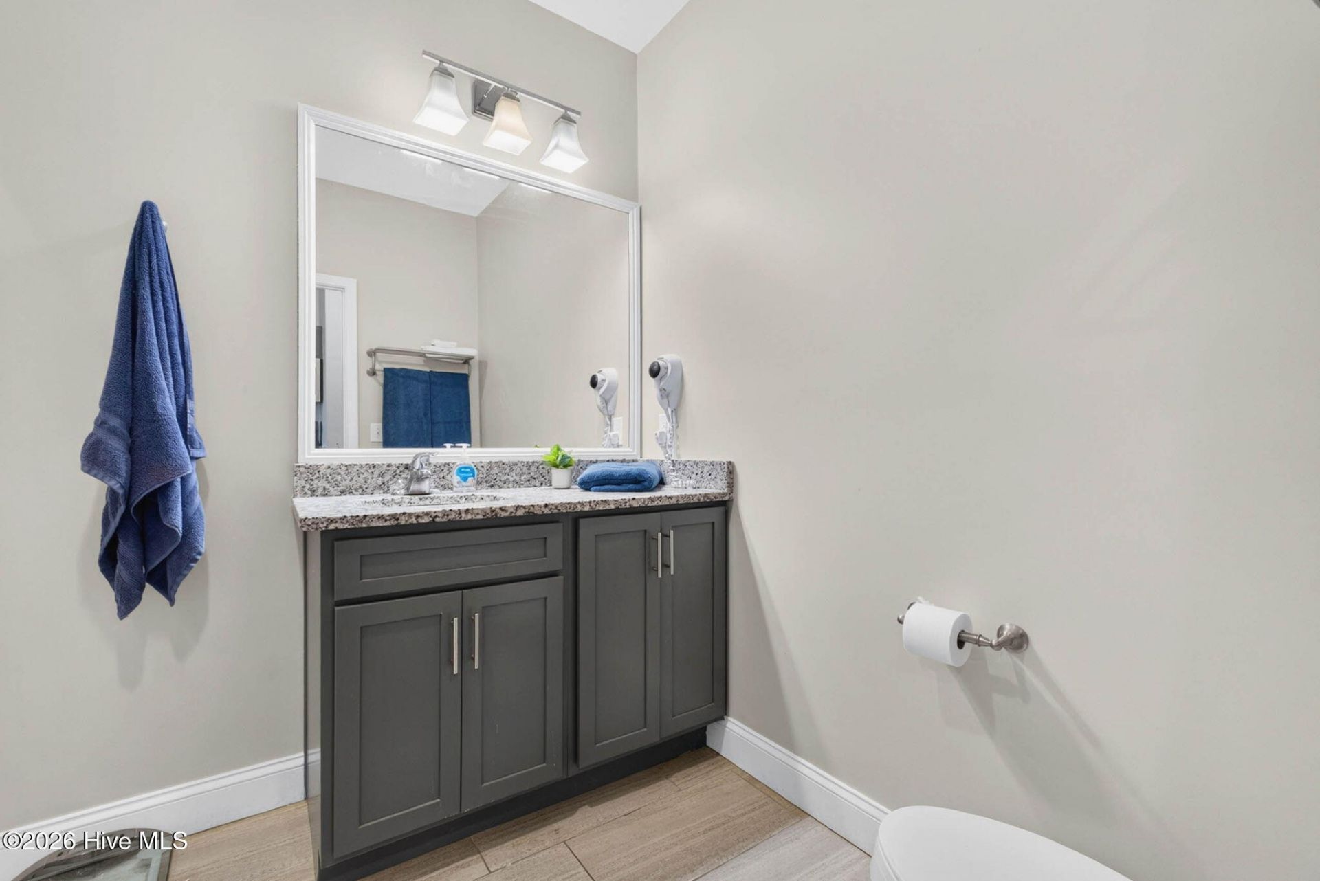 702 E Moore Street  Photo 22