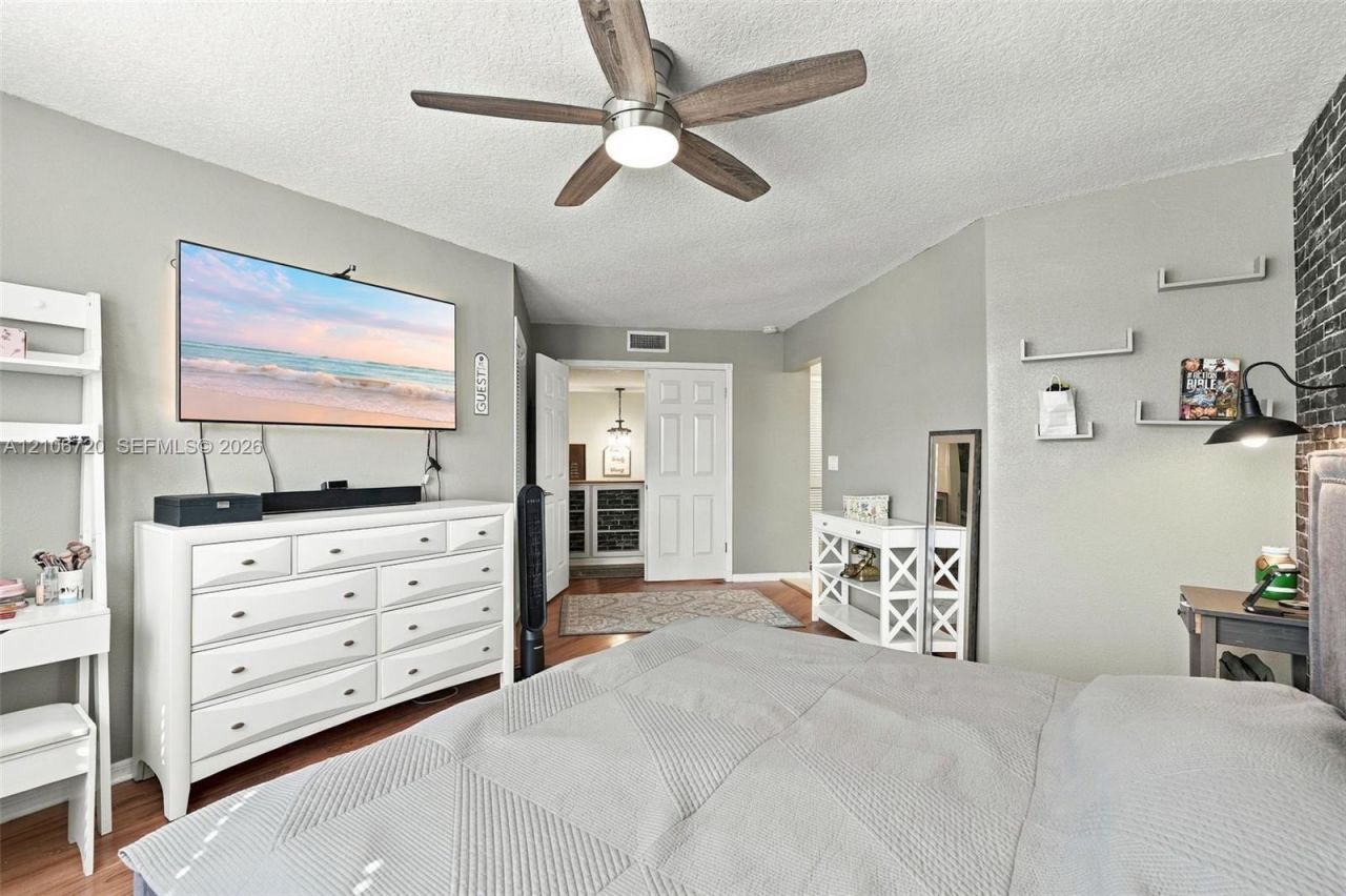 152 Weybridge Cir, Unit C, Royal Palm Beach, FL 33411 Photo