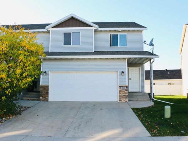 4267 51st Street S, Fargo, ND 58104