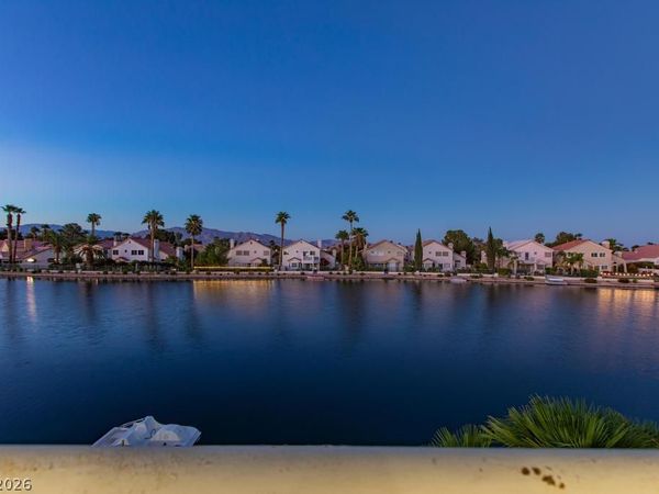 2960 Sun Lake Drive , Las Vegas, NV 89128
