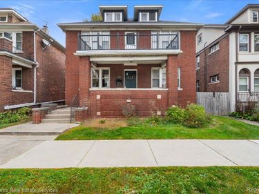 910 Beaconsfield Avenue, Grosse Pointe Park, Mi 48230