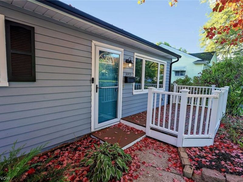 5573 Decker Road, North Olmsted, OH 44070 Photo 2