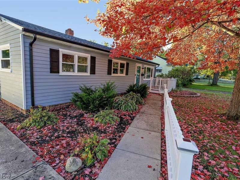 5573 Decker Road, North Olmsted, OH 44070 Photo 3
