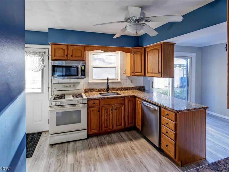 5573 Decker Road, North Olmsted, OH 44070 Photo 6
