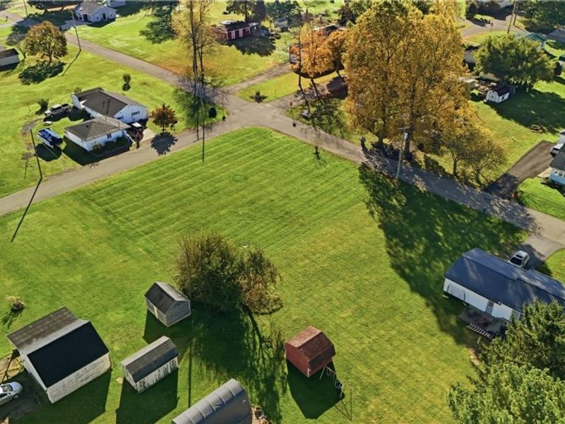 Mapleford Street SW, Navarre, OH 44662 Photo 3