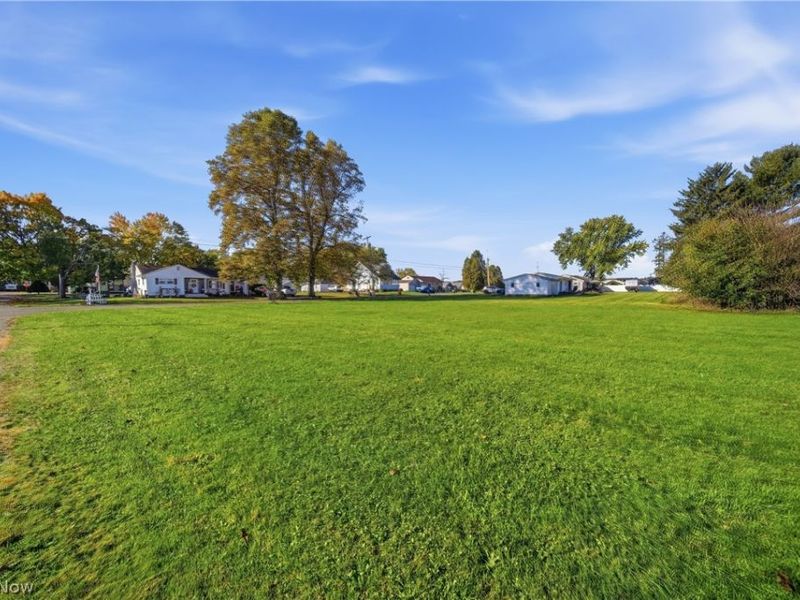 Mapleford Street SW, Navarre, OH 44662 Photo 7